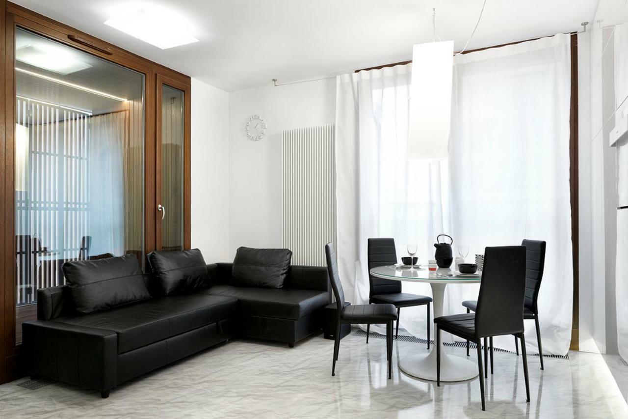 19 Dzielnica Kolejowa P&O Serviced Apartments Warsaw Exterior photo